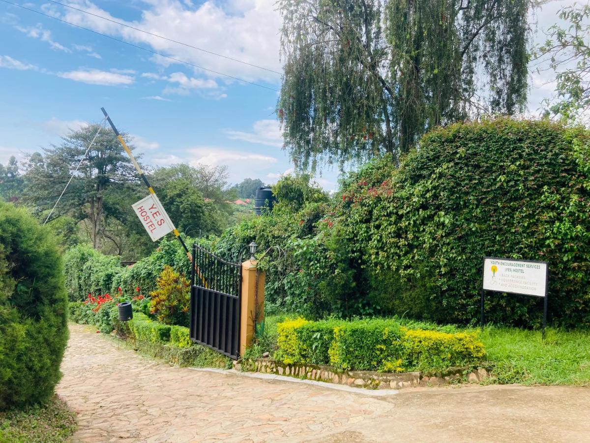 Yes Hostel Fort Portal Luaran gambar