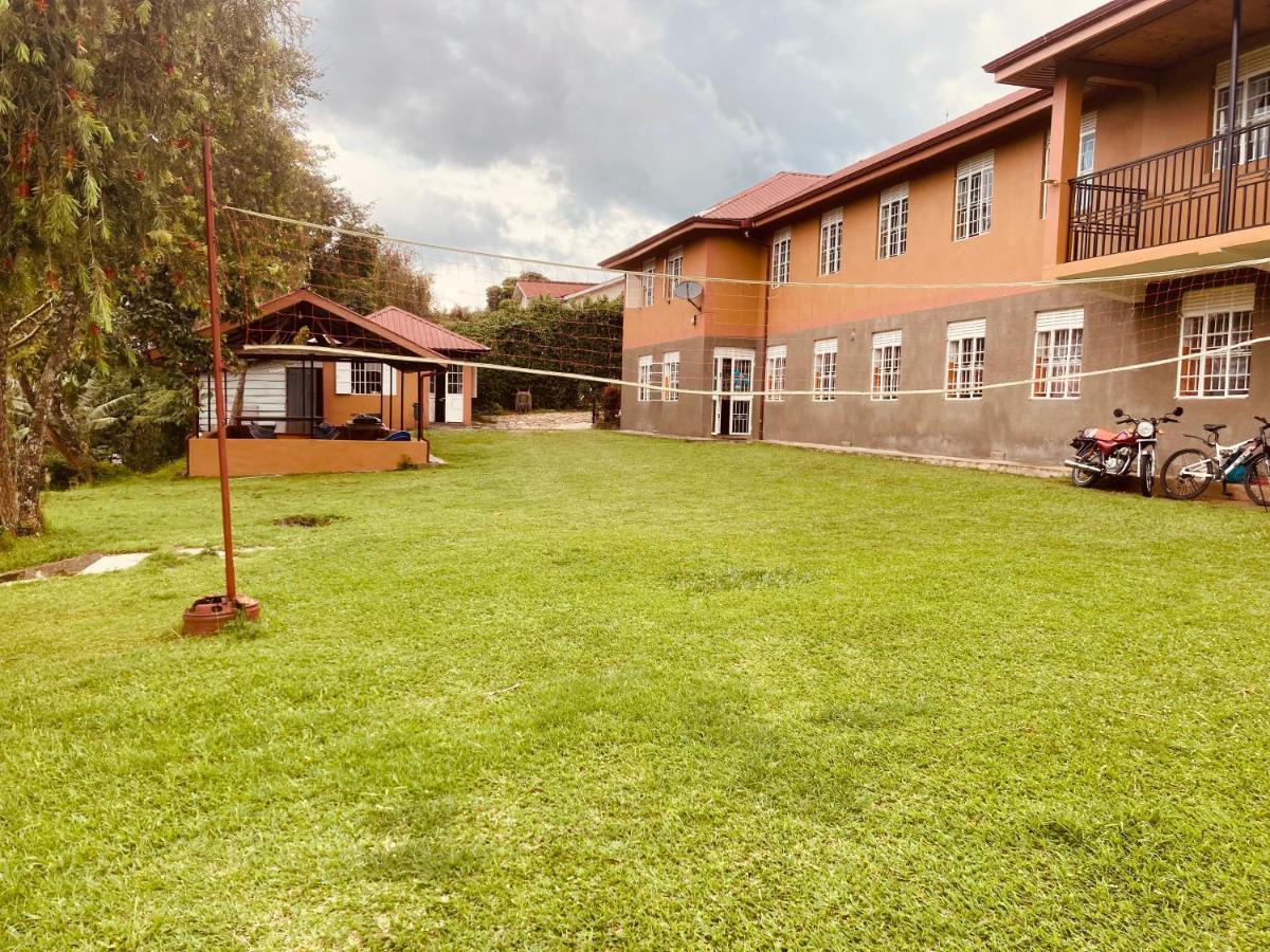 Yes Hostel Fort Portal Luaran gambar